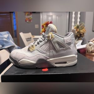 Jordan 4 Craft size 7Y. These are not reps.